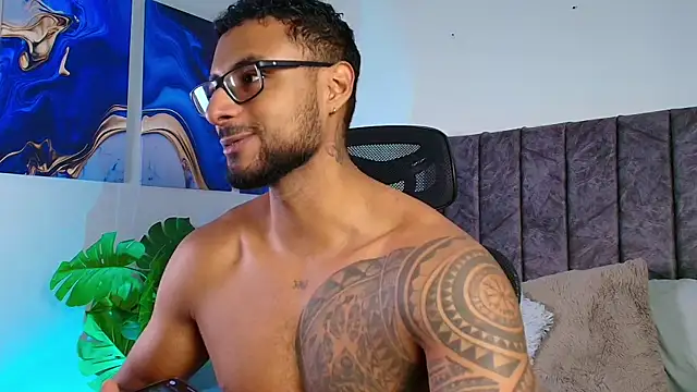 LiamGarcia1 online show from September 22, 2025, 1:13 pm