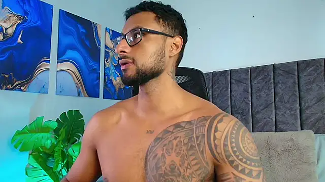 LiamGarcia1 online show from September 23, 2025, 3:04 pm