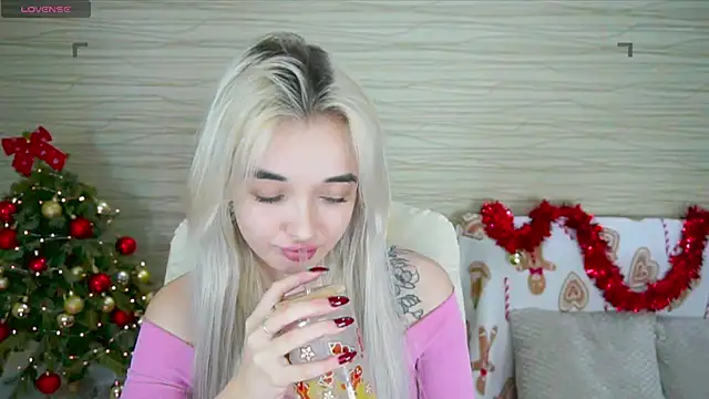 Ashley S online show from December 12, 2024, 5:20 am