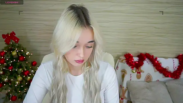 Ashley S online show from December 17, 2024, 11:16 pm