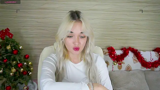 Ashley S online show from December 18, 2024, 3:15 am