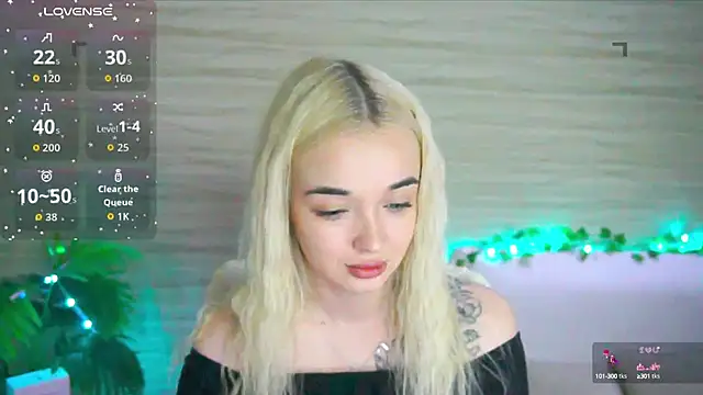 Snapshot of Ashley_S chatting on October 24, 2025, 10:06 pm Ashley S online show from October 24, 2025, 10:06 pm