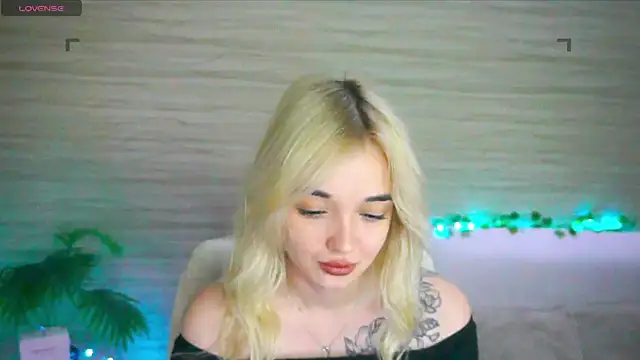 Snapshot of Ashley_S chatting on October 25, 2025, 10:15 pm Ashley S online show from October 25, 2025, 10:15 pm