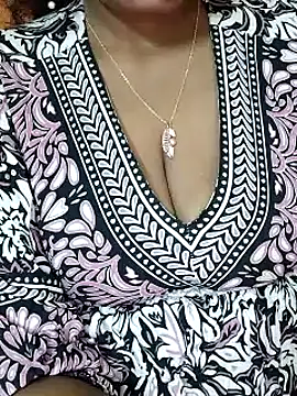 sophia600 online show from December 24, 2024, 5:02 pm