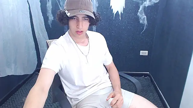 Snapshot of Kerverr_ chatting on November 1, 2025, 4:42 pm Kerverr online show from November 1, 2025, 4:42 pm