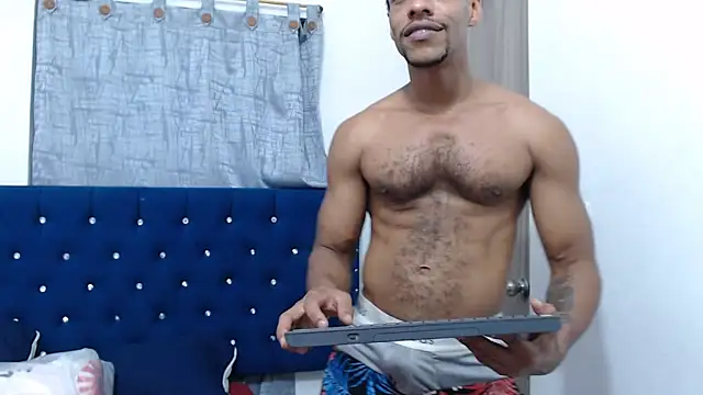 Snapshot of Salomon_koude chatting on February 3, 2025, 4:57 am Salomon koude online show from February 3, 2025, 4:57 am