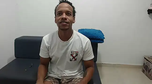 Snapshot of Salomon_koude chatting on February 24, 2025, 11:54 am Salomon koude online show from February 24, 2025, 11:54 am