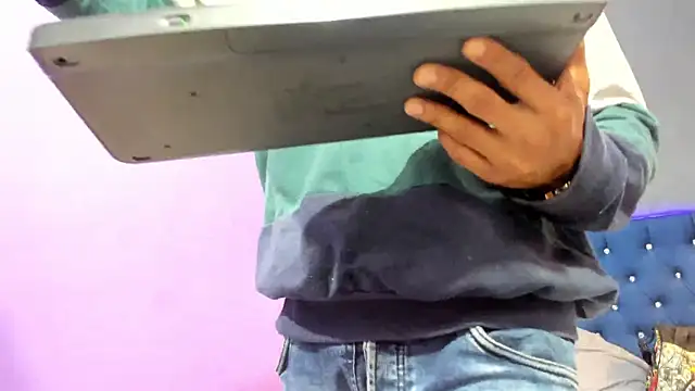 Snapshot of Salomon_koude chatting on October 17, 2025, 7:27 pm Salomon koude online show from October 17, 2025, 7:27 pm