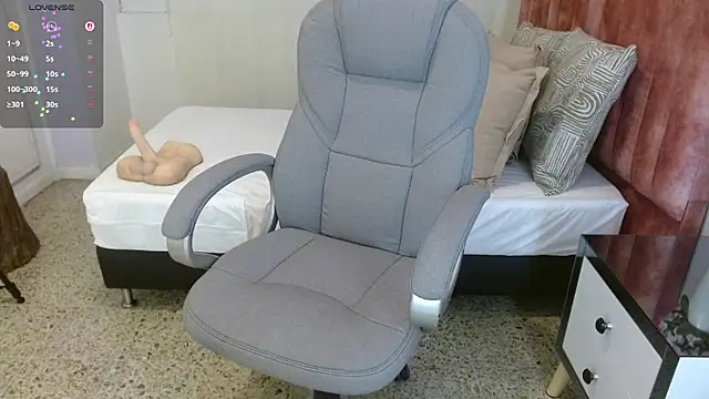 Snapshot of sussy_leon chatting on October 25, 2025, 2:02 pm sussy leon online show from October 25, 2025, 2:02 pm