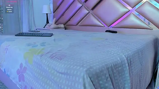 ElisabethMassey online show from March 15, 2026, 7:14 am