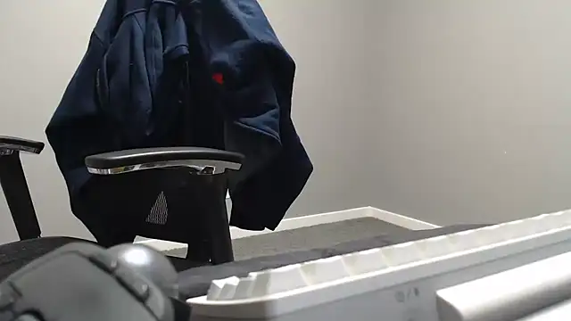 nimirole online show from October 5, 2025, 8:18 pm