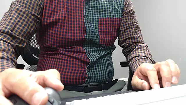 nimirole online show from October 9, 2025, 2:26 pm