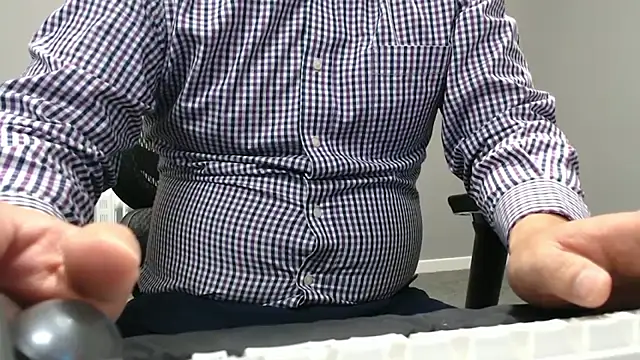 nimirole online show from October 21, 2025, 2:18 pm