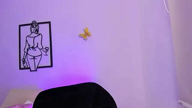 Allison-Bell1 online show from September 19, 2025, 9:04 pm