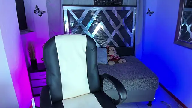 nova sex01 online show from April 28, 2026, 2:27 am