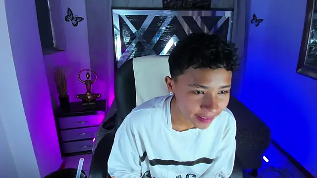 nova sex01 online show from May 4, 2026, 9:33 pm