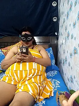 Snapshot of tina8th chatting on October 28, 2025, 5:48 pm tina8th online show from October 28, 2025, 5:48 pm