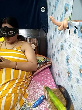 Snapshot of tina8th chatting on January 7, 2026, 4:42 pm tina8th online show from January 7, 2026, 4:42 pm