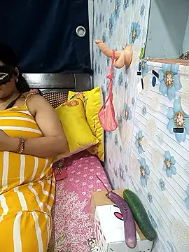 Snapshot of tina8th chatting on January 13, 2026, 5:07 pm tina8th online show from January 13, 2026, 5:07 pm