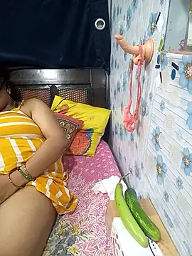 Snapshot of tina8th chatting on January 31, 2026, 7:56 pm tina8th online show from January 31, 2026, 7:56 pm