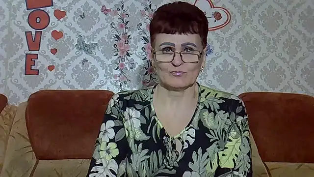 PaulaGolden online show from June 19, 2026, 6:56 pm
