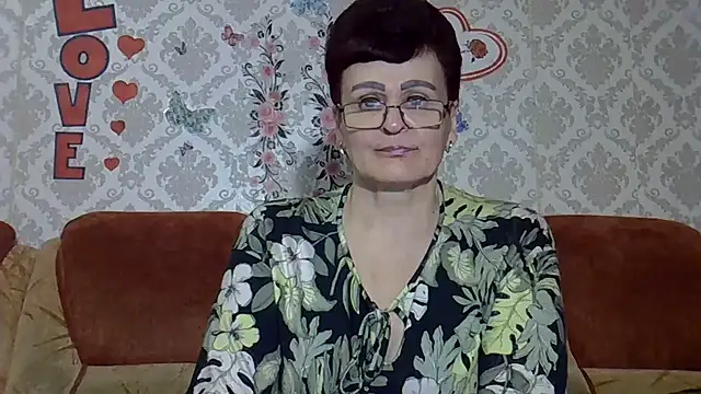 PaulaGolden online show from June 28, 2026, 6:47 pm