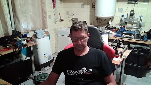 Snapshot of snork80 chatting on September 11, 2025, 5:02 pm snork80 online show from September 11, 2025, 5:02 pm