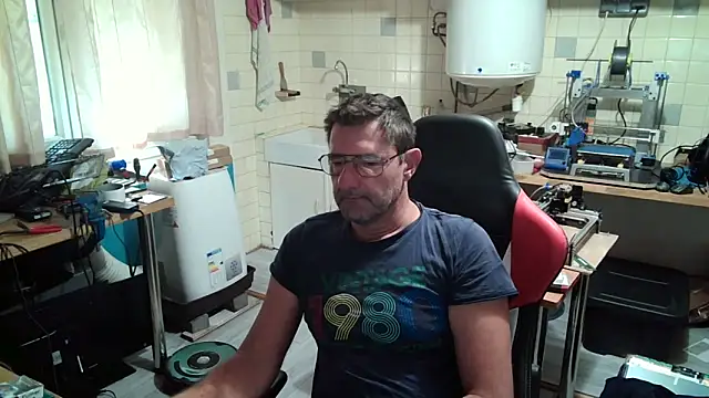 Snapshot of snork80 chatting on September 27, 2025, 8:52 am snork80 online show from September 27, 2025, 8:52 am