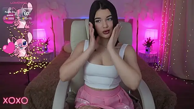 YourLolaBunny online show from January 6, 2025, 2:03 pm