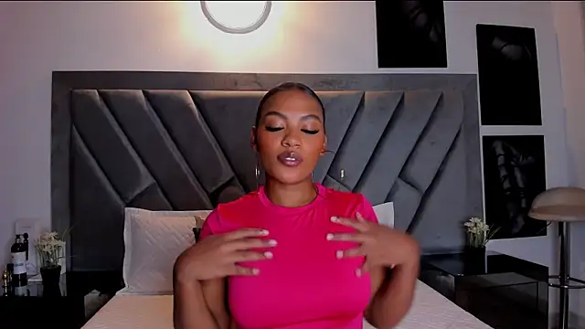 Snapshot of brenda_nova18 chatting on September 26, 2025, 9:19 pm brenda nova18 online show from September 26, 2025, 9:19 pm