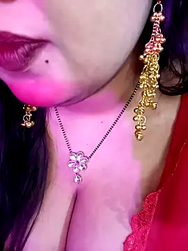 Suhanakhan00 online show from February 7, 2026, 7:12 am