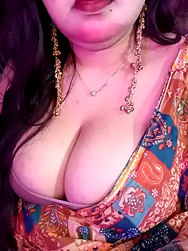 Suhanakhan00 online show from March 13, 2026, 7:15 am