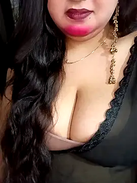 Suhanakhan00 online show from April 6, 2026, 7:53 am