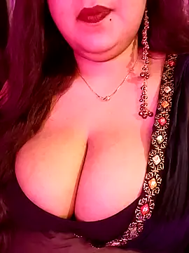 Suhanakhan00 online show from May 1, 2026, 5:28 pm