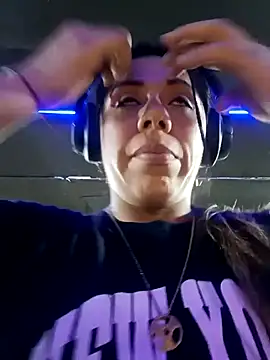 Karenn12 online show from November 5, 2025, 2:11 am