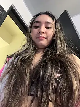Snapshot of Sophie_LS chatting on October 18, 2025, 2:18 pm Sophie LS online show from October 18, 2025, 2:18 pm