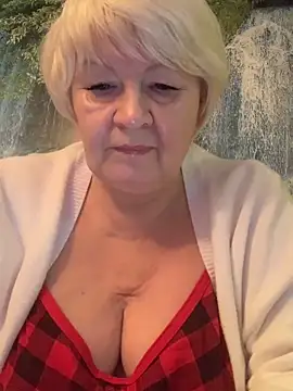Laura Millf online show from December 31, 2024, 6:57 pm