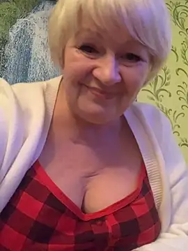 Laura Millf online show from January 1, 2025, 12:32 am