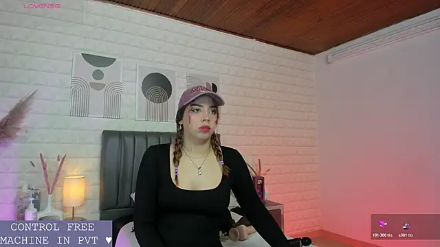 Lizzie-Evans online show from June 13, 2026, 12:03 pm