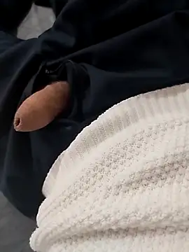 Snapshot of ptrz990 chatting on October 24, 2025, 5:20 pm ptrz990 online show from October 24, 2025, 5:20 pm