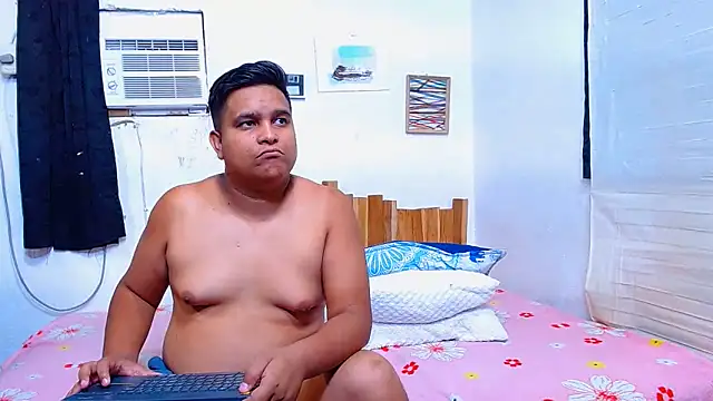 lucasandSofi online show from June 11, 2026, 12:32 am