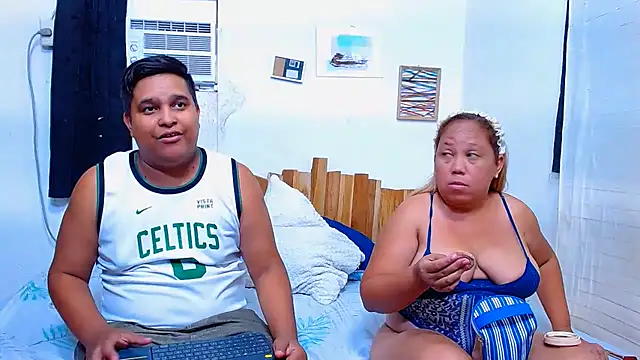 lucasandSofi online show from June 26, 2026, 9:52 pm