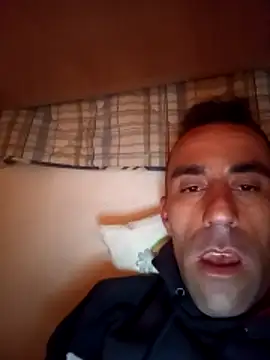 Snapshot of MownRender chatting on November 5, 2025, 12:21 am MownRender online show from November 5, 2025, 12:21 am