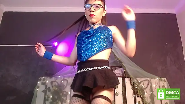 Snapshot of moon_hill chatting on March 19, 2025, 10:42 pm moon hill online show from March 19, 2025, 10:42 pm