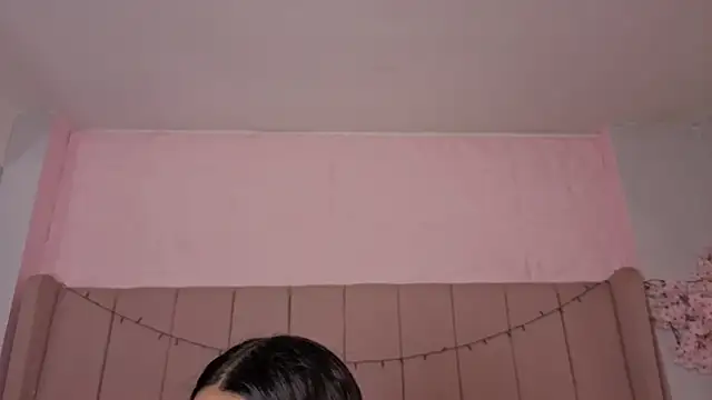 MollyBigBoobs12 online show from October 21, 2025, 8:31 pm