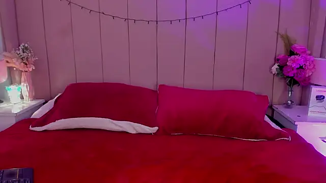 MollyBigBoobs12 online show from October 28, 2025, 9:06 pm