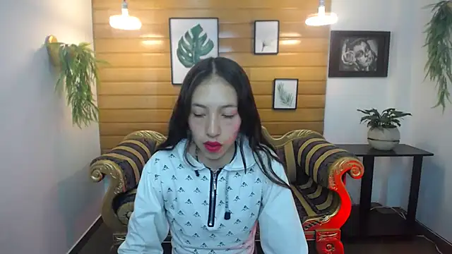 Snapshot of Valeria_roussi chatting on February 19, 2025, 2:01 pm Valeria roussi online show from February 19, 2025, 2:01 pm