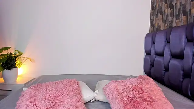 IsabellaAnngel online show from April 25, 2026, 2:03 am