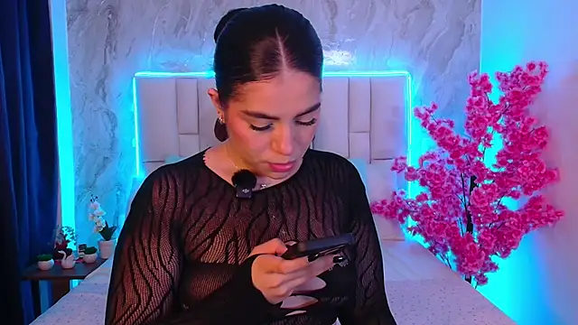 IsabellaAnngel online show from June 7, 2026, 4:27 am