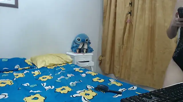 SaraStoneCute online show from June 24, 2026, 6:51 pm